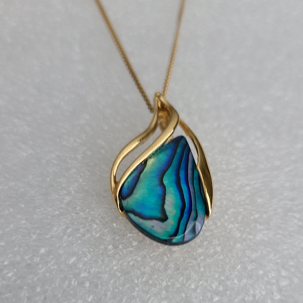 Vintage Xiomara Castra Gold Tone and Abalone Pendant on 24 Inch Gold-tone Chain - Picture 6 of 12